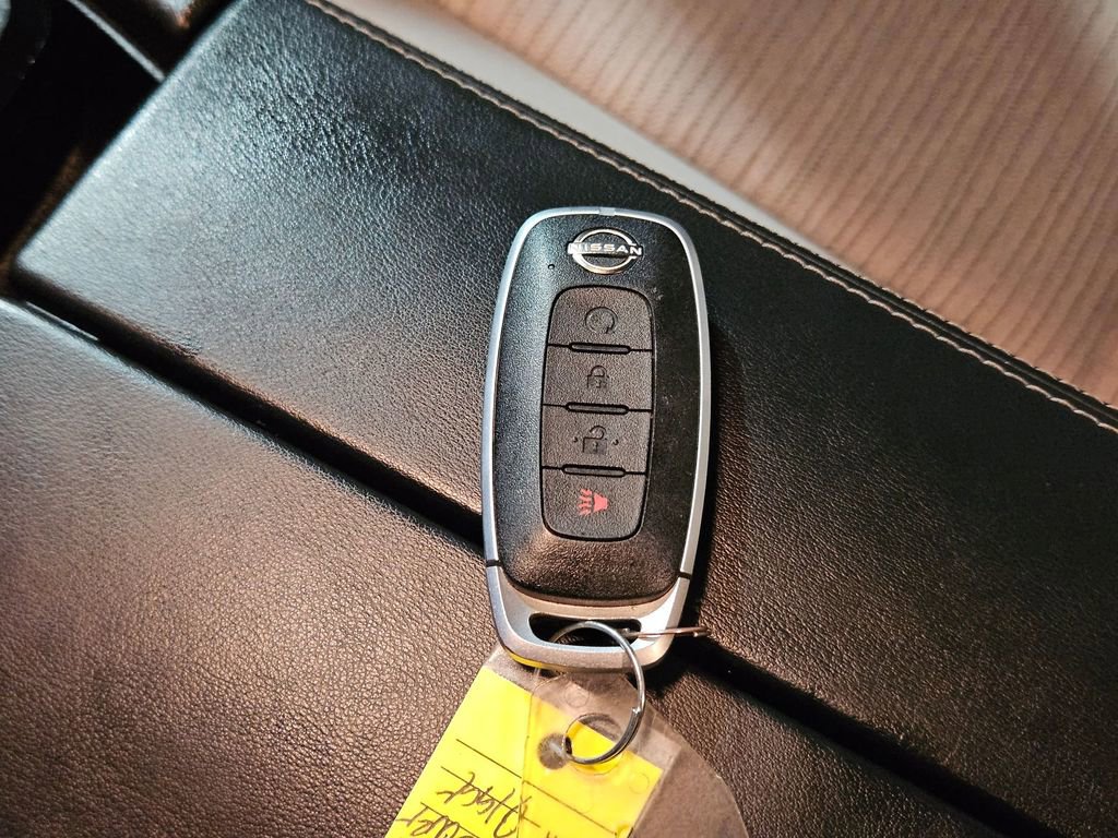 Used 2023 Nissan Rogue SV image 29