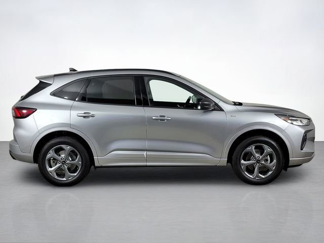 Used 2024 Ford Escape ST-Line w/ Tech Pack #1 AWD/4WD image 2
