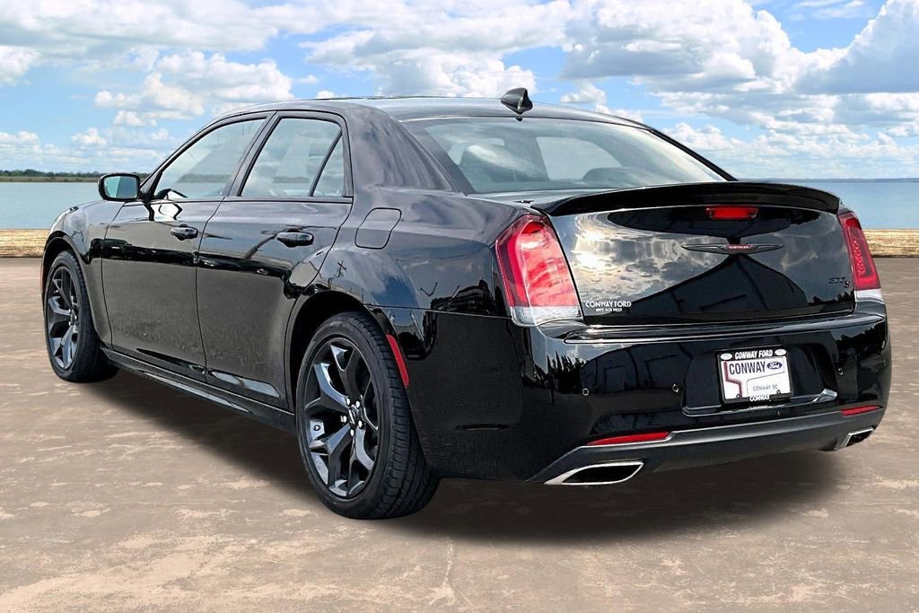 Used 2023 Chrysler 300 S w/ Comfort Group RWD image 5