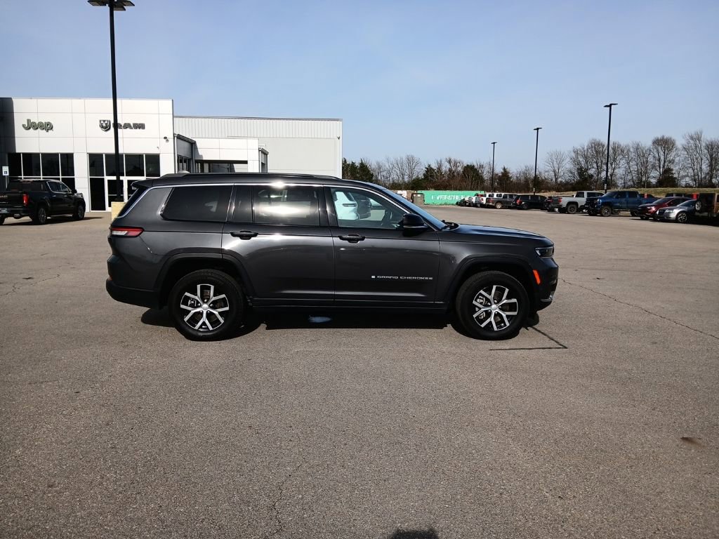 Used 2024 Jeep Grand Cherokee L Limited w/ Luxury Tech Group II image 8