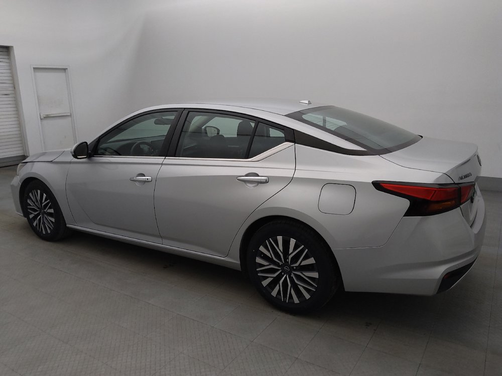 Used 2023 Nissan Altima 2.5 SV image 3
