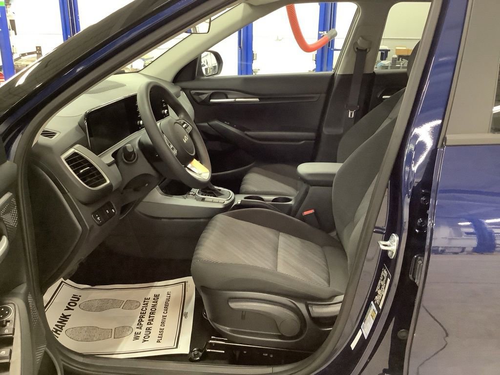 Certified 2025 Kia Seltos LX image 20