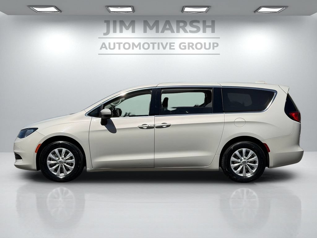 Used 2019 Chrysler Pacifica LX w/ Tire & Wheel Group FWD image 3
