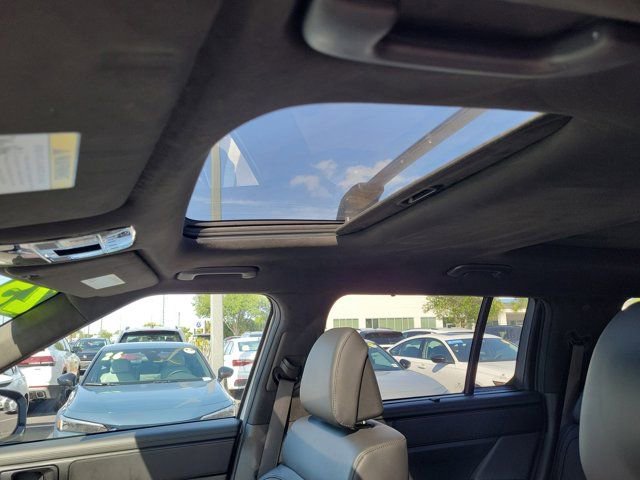 Used 2025 Hyundai Santa Fe Calligraphy AWD/4WD image 18