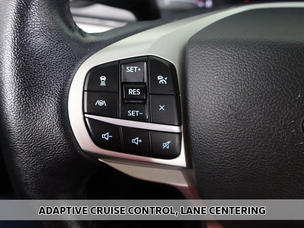 Used 2022 Ford Explorer XLT w/ Equipment Group 202A image 4