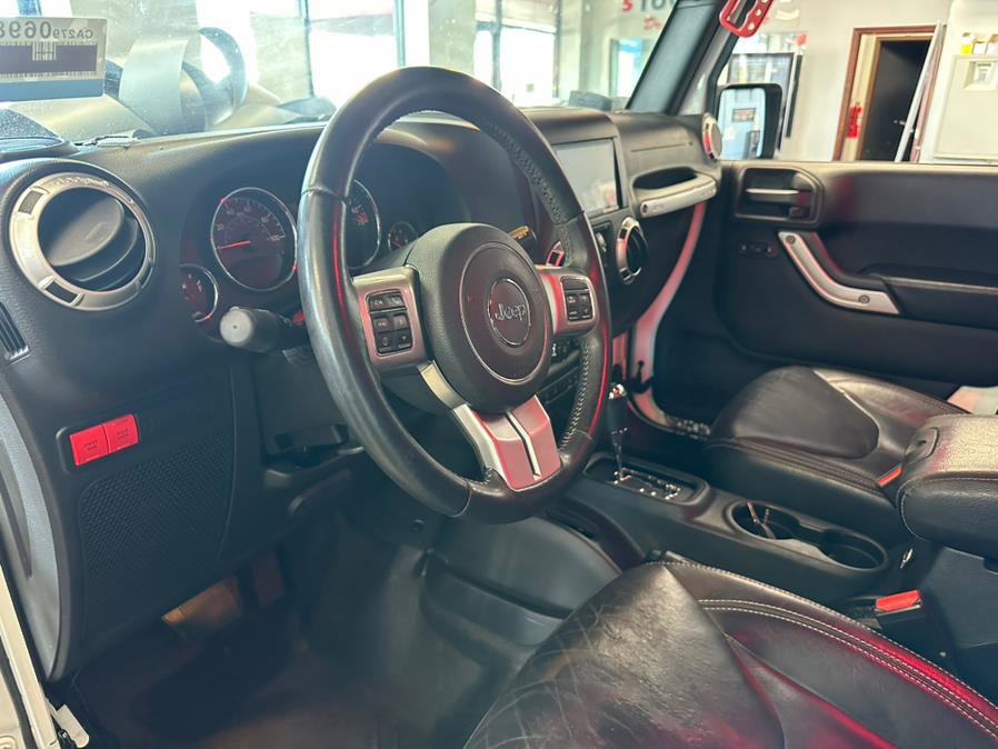 Used 2015 Jeep Wrangler Unlimited Rubicon AWD/4WD image 20
