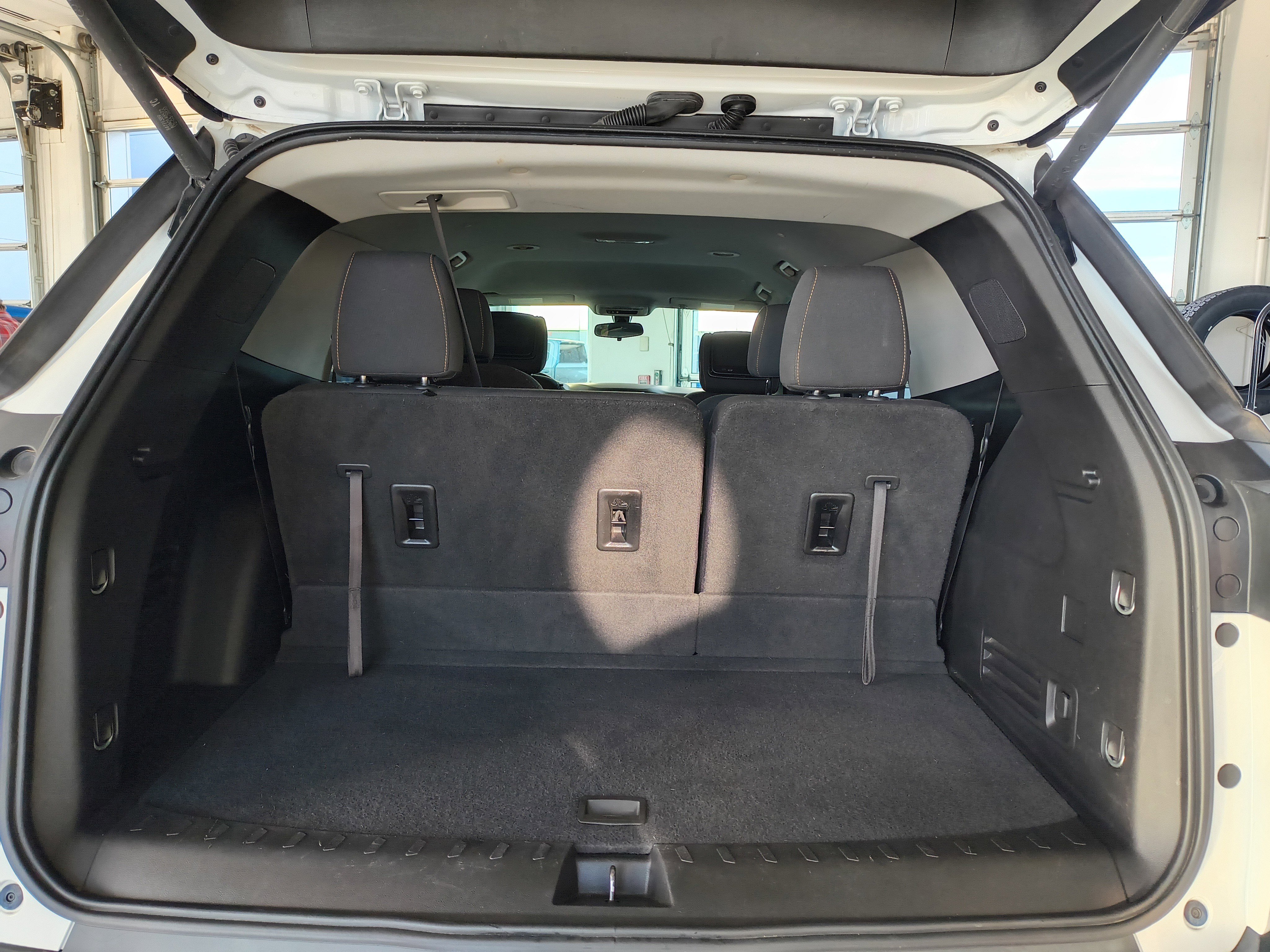 Used 2020 Chevrolet Traverse LT image 7