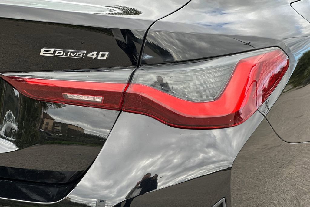 Used 2023 BMW i4 eDrive40 image 33