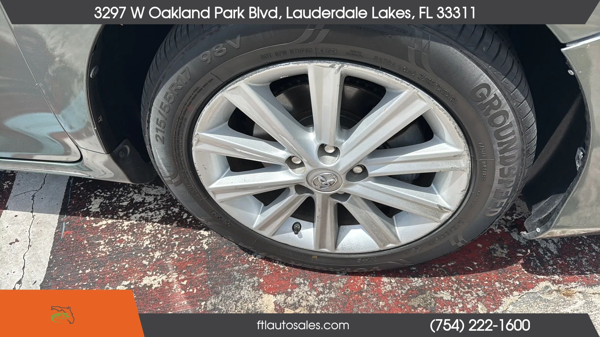 Used 2013 Toyota Camry XLE w/ Leather Pkg FWD image 14