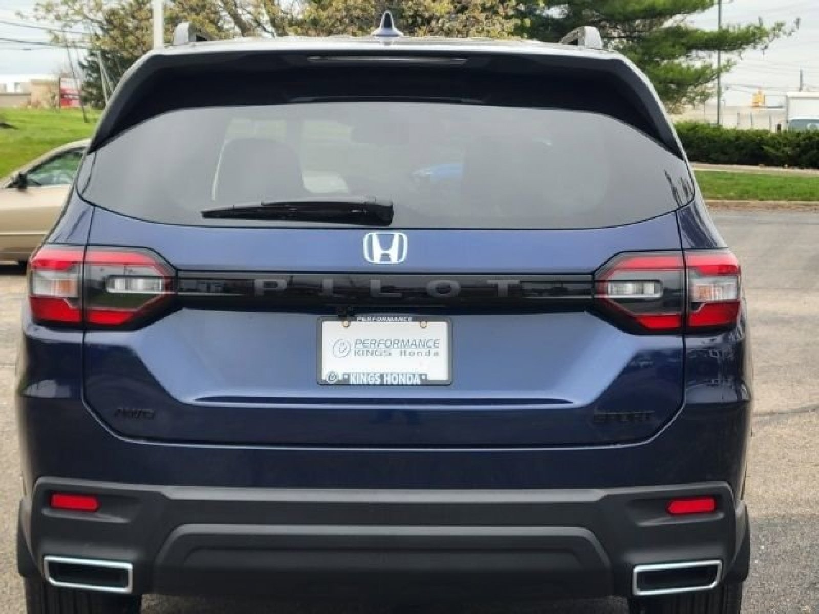 Used 2025 Honda Pilot Sport image 29