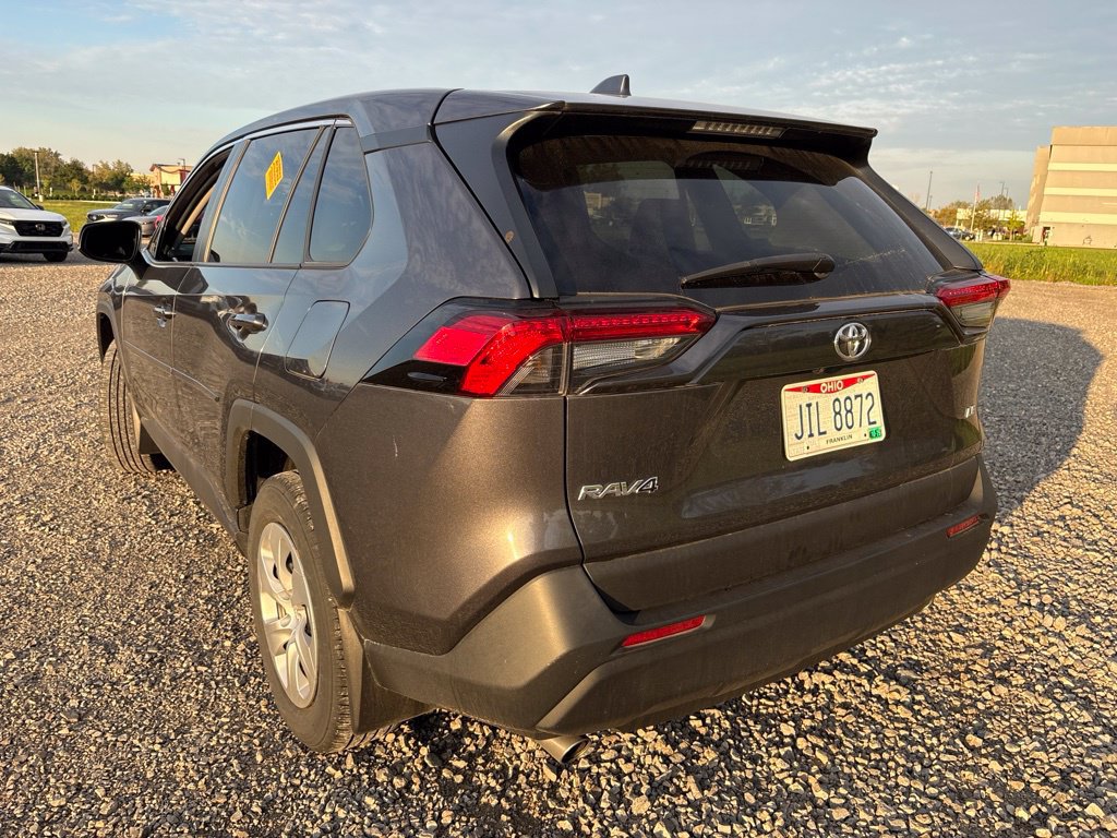 Used 2024 Toyota RAV4 LE FWD image 7