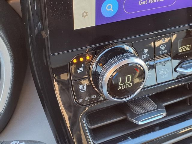 Used 2023 Toyota Highlander Limited image 13