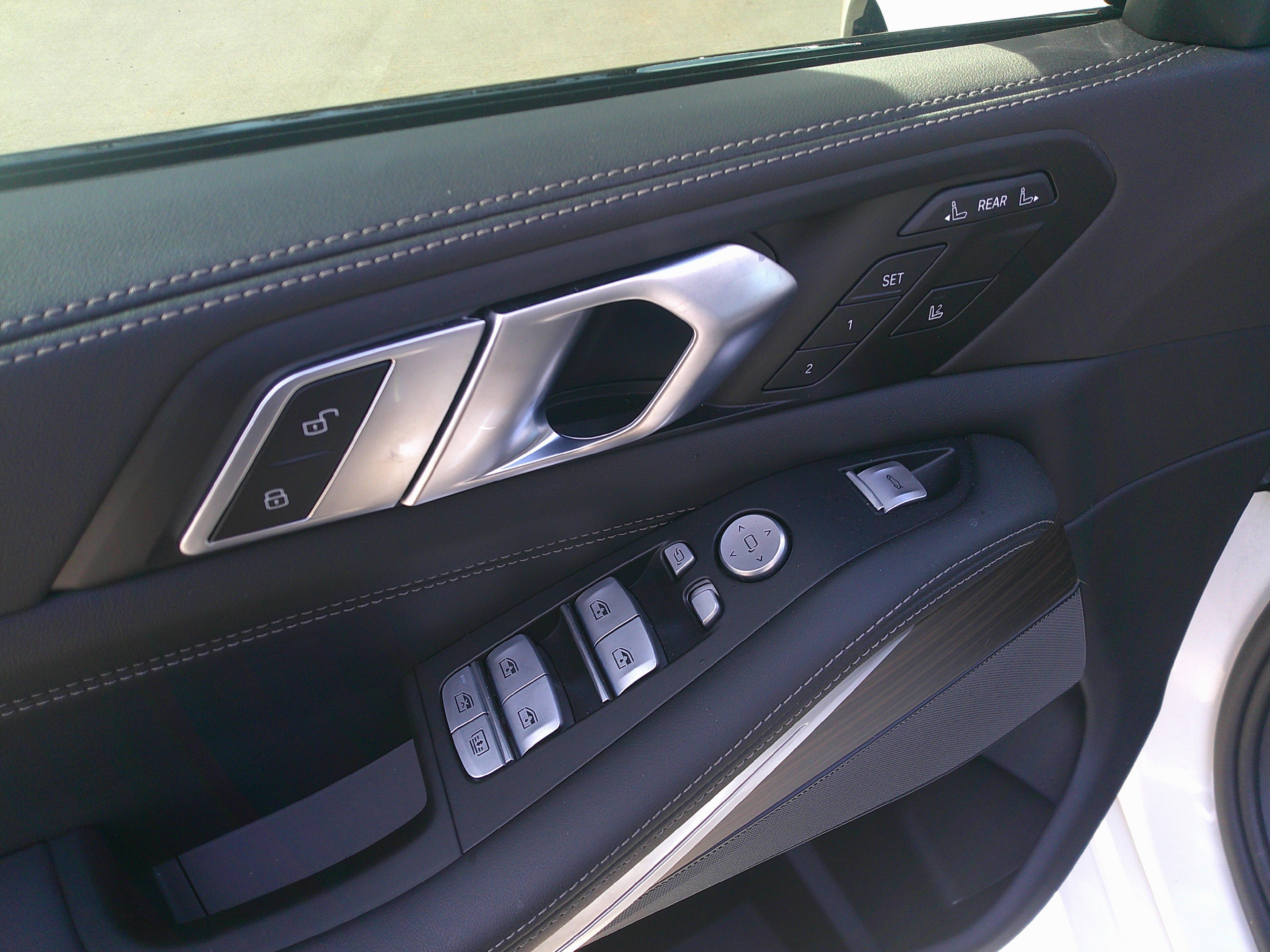 Certified 2025 BMW X7 M60i w/ Climate Comfort Package image 17