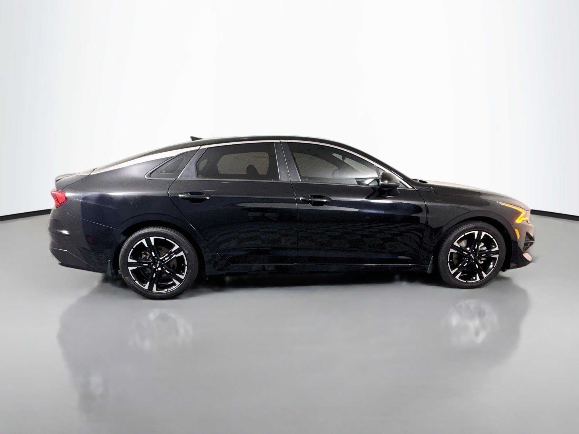 Used 2022 Kia K5 GT-Line FWD image 11
