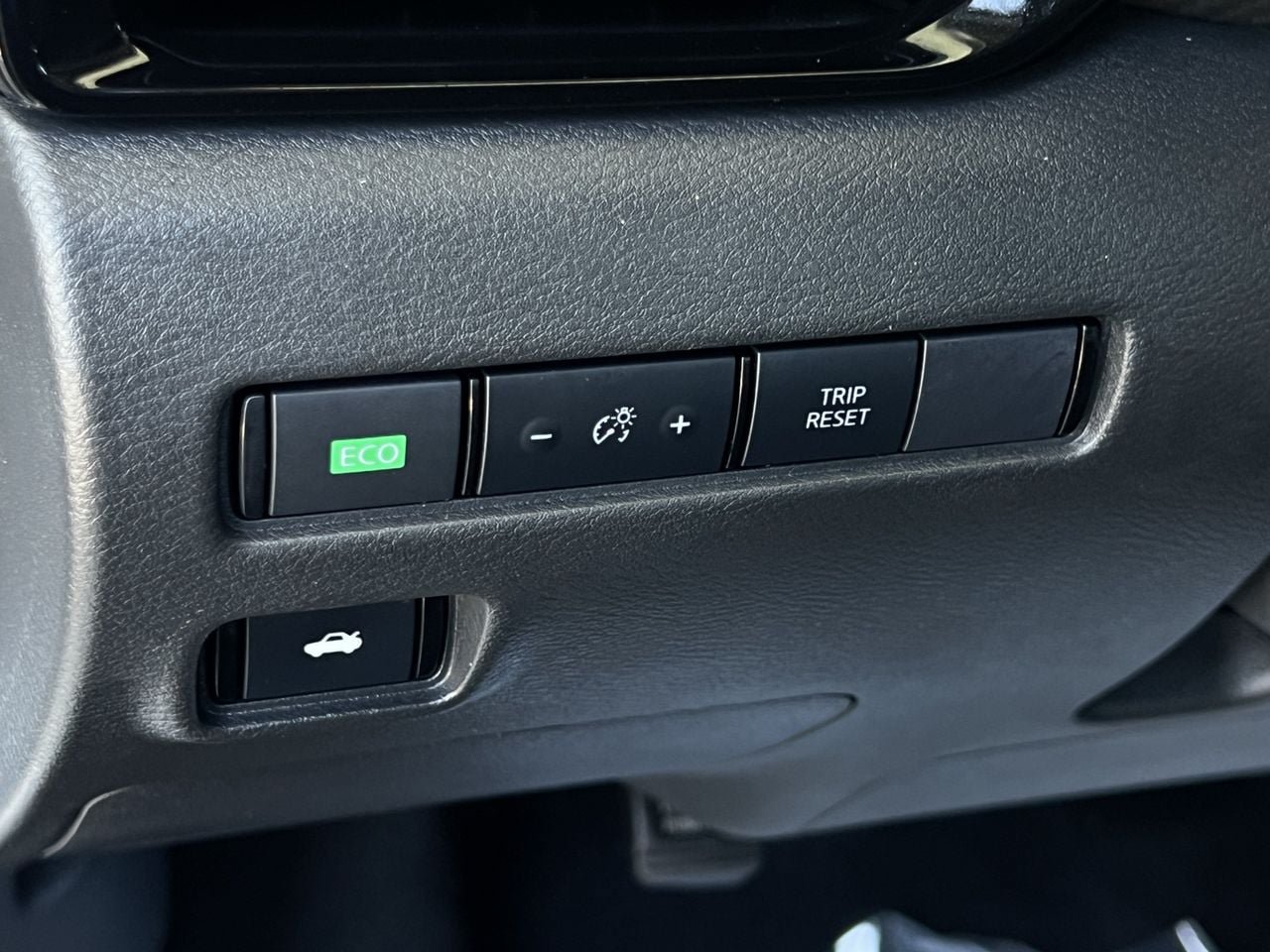 Used 2025 Nissan Sentra SV FWD image 13