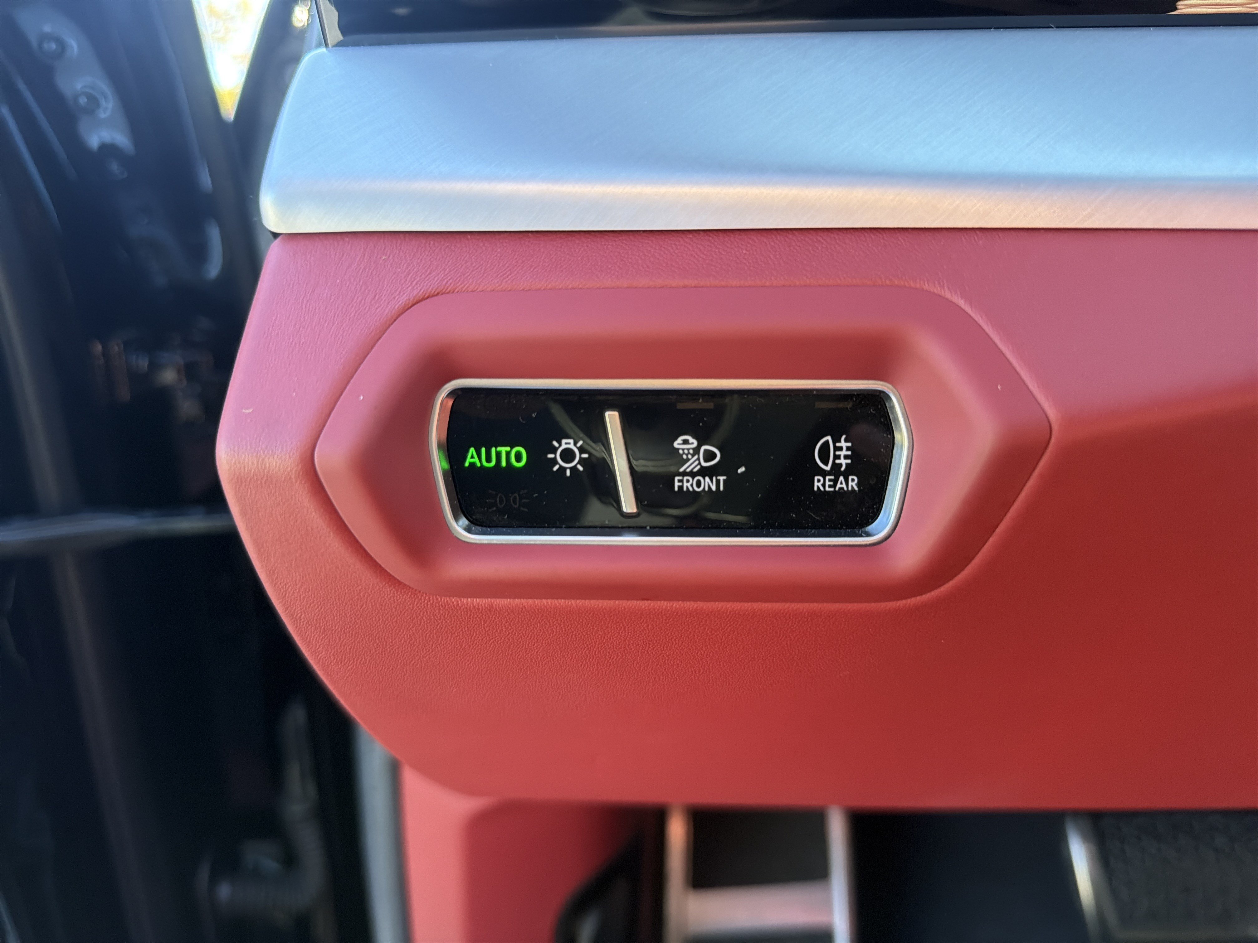 Used 2020 Lamborghini Urus AWD/4WD image 30