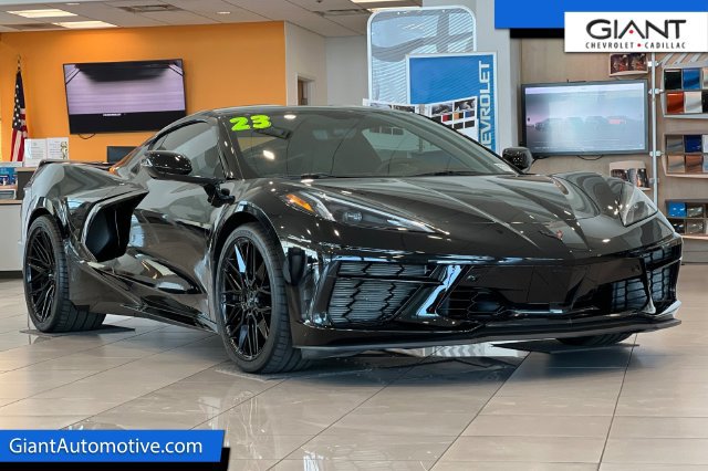 Used 2023 Chevrolet Corvette Stingray Preferred Cpe w/ Z51 Performance Package RWD image 1