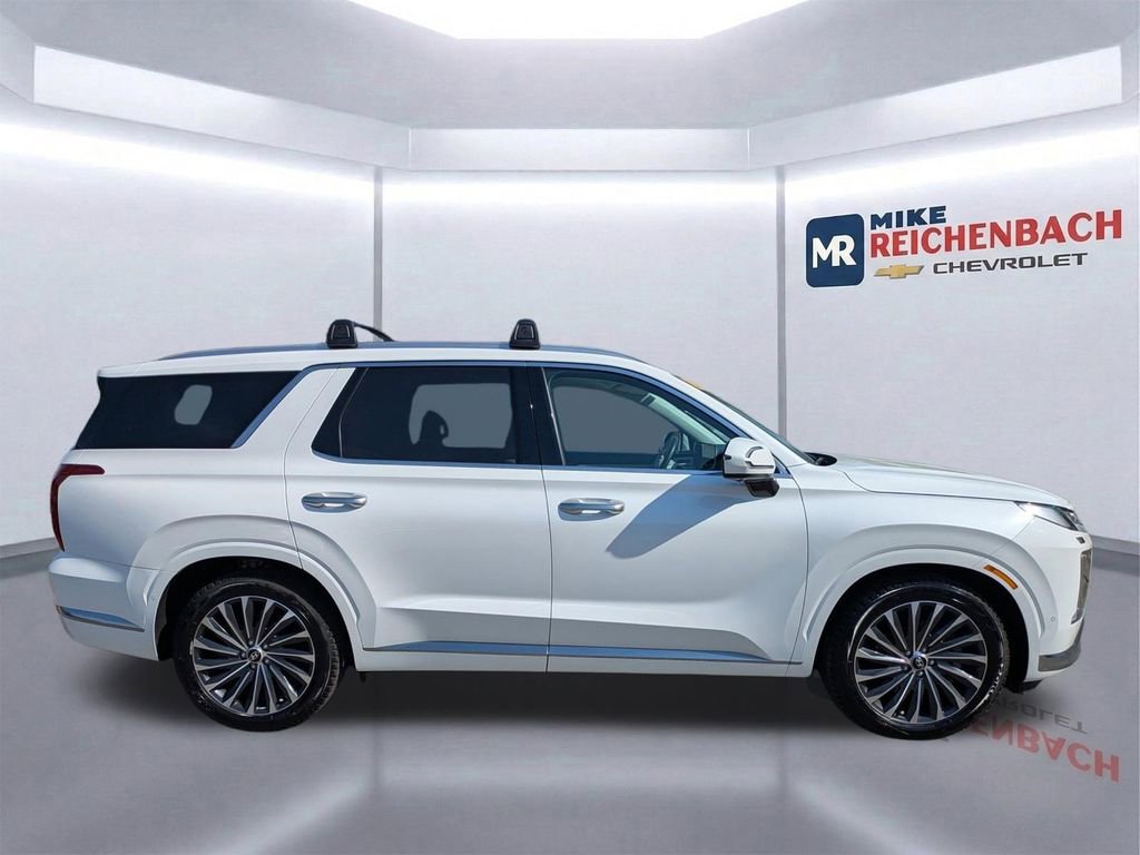 Used 2023 Hyundai Palisade Calligraphy image 3