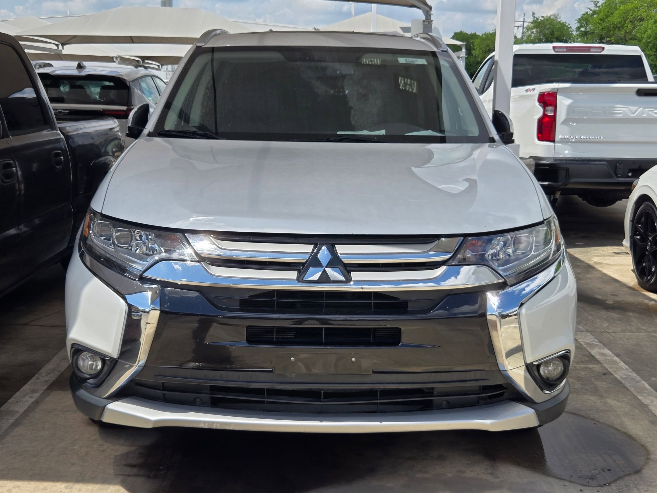 Used 2016 Mitsubishi Outlander GT image 2