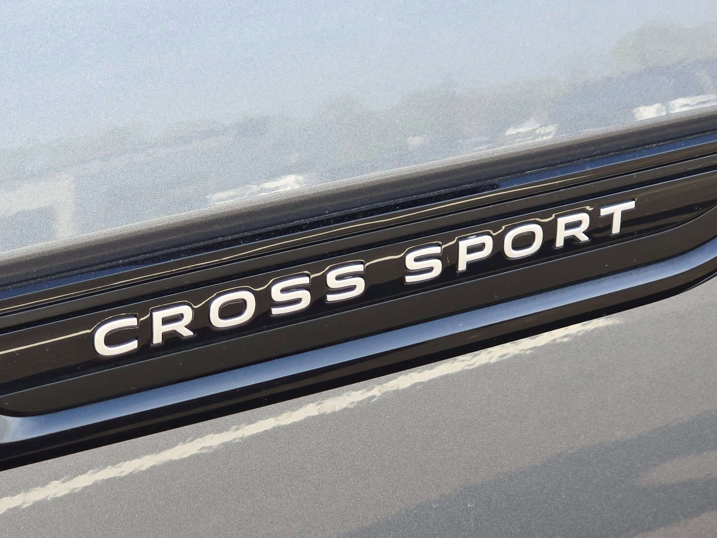 Certified 2025 Volkswagen Atlas Cross Sport SEL R-Line AWD/4WD image 18