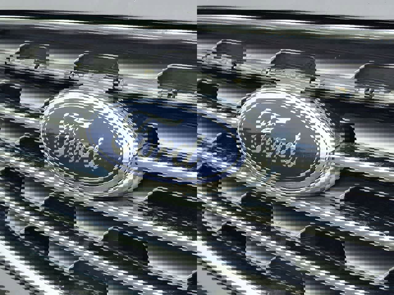 Used 2021 Ford Edge Titanium image 28