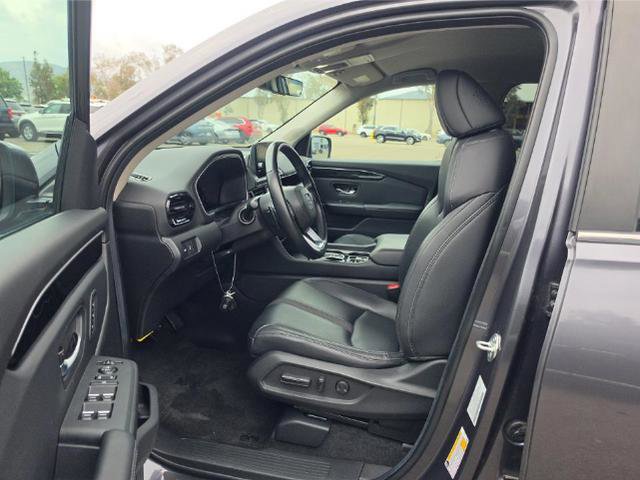 Used 2025 Honda Pilot EX-L image 6