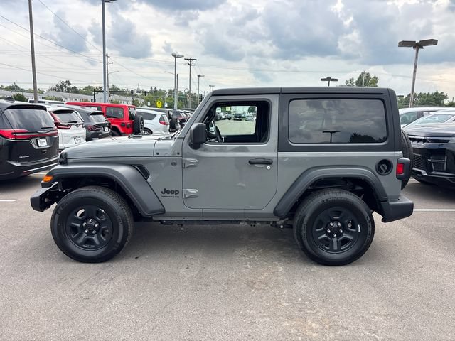 Used 2022 Jeep Wrangler Sport AWD/4WD image 3