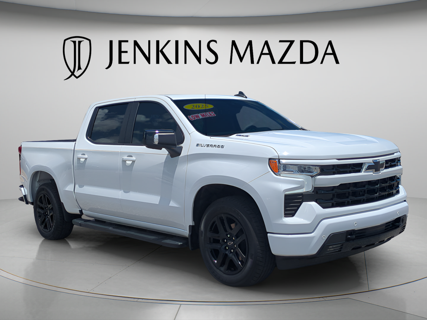 Used 2025 Chevrolet Silverado 1500 RST w/ Convenience Package II RWD image 1