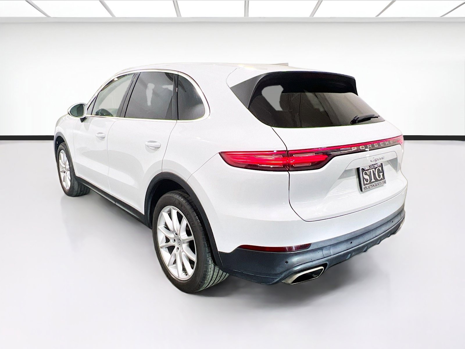 Used 2022 Porsche Cayenne AWD/4WD image 6