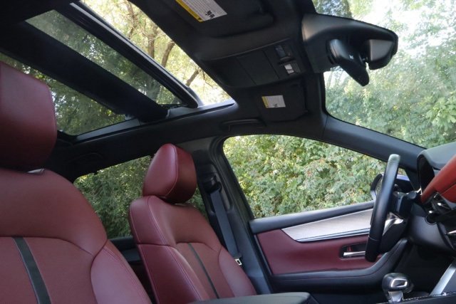 Used 2025 MAZDA CX-70 Plug-In Hybrid w/ Premium Plus image 14