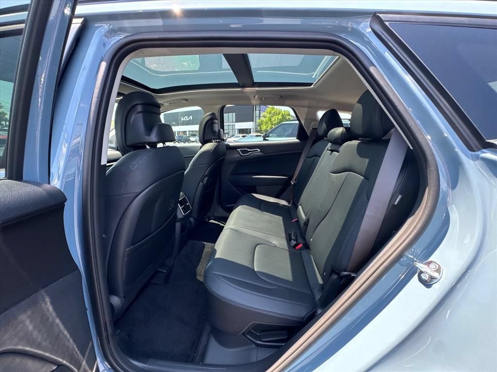 Certified 2026 Kia Sportage EX w/ EX Panoramic Sunroof Package AWD/4WD image 12