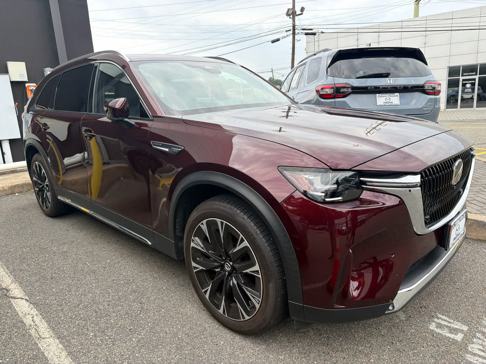 Used 2025 MAZDA CX-90 Plug-In Hybrid w/ Premium Plus AWD/4WD image 3