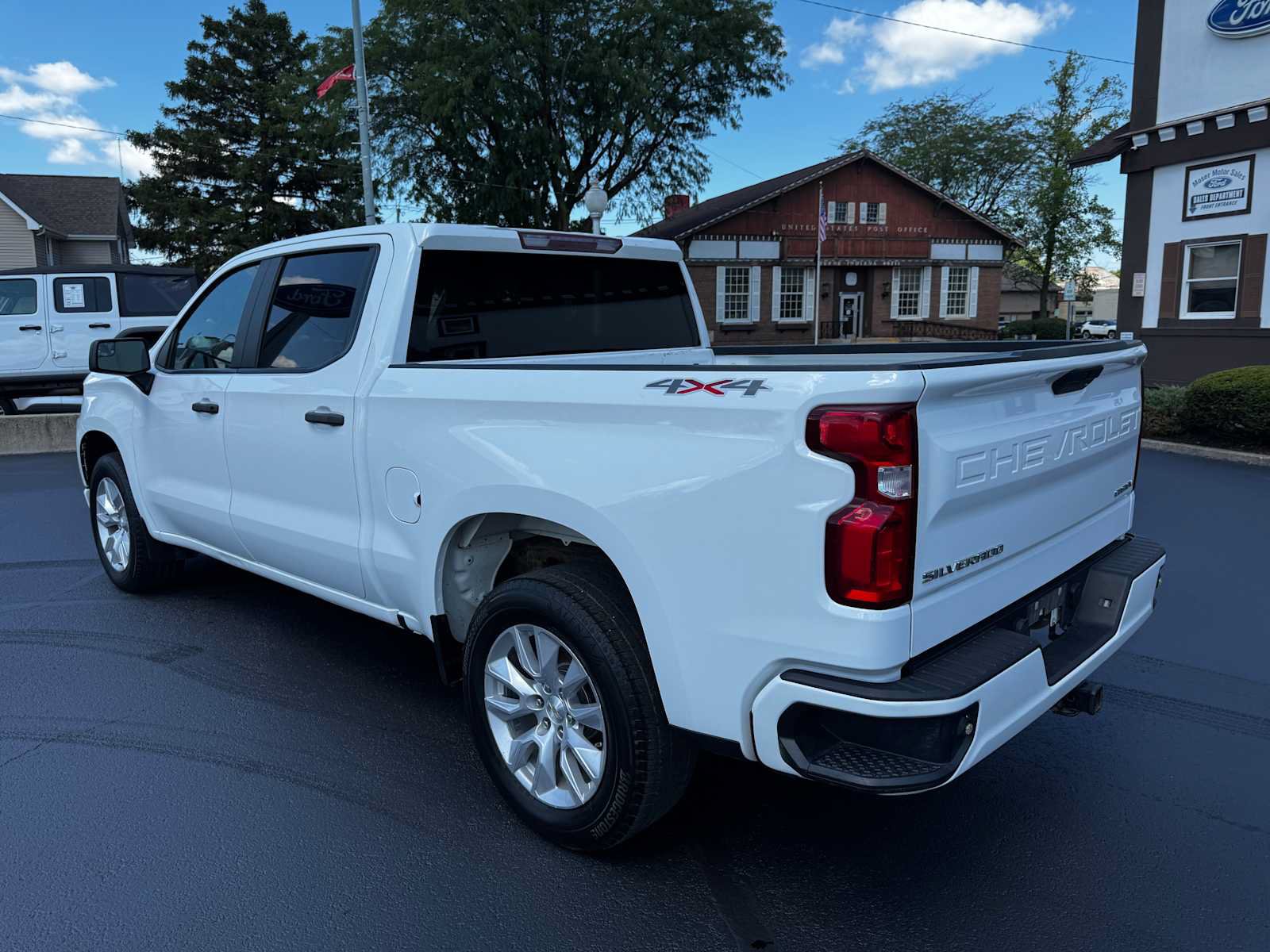 Used 2021 Chevrolet Silverado 1500 Custom AWD/4WD image 11