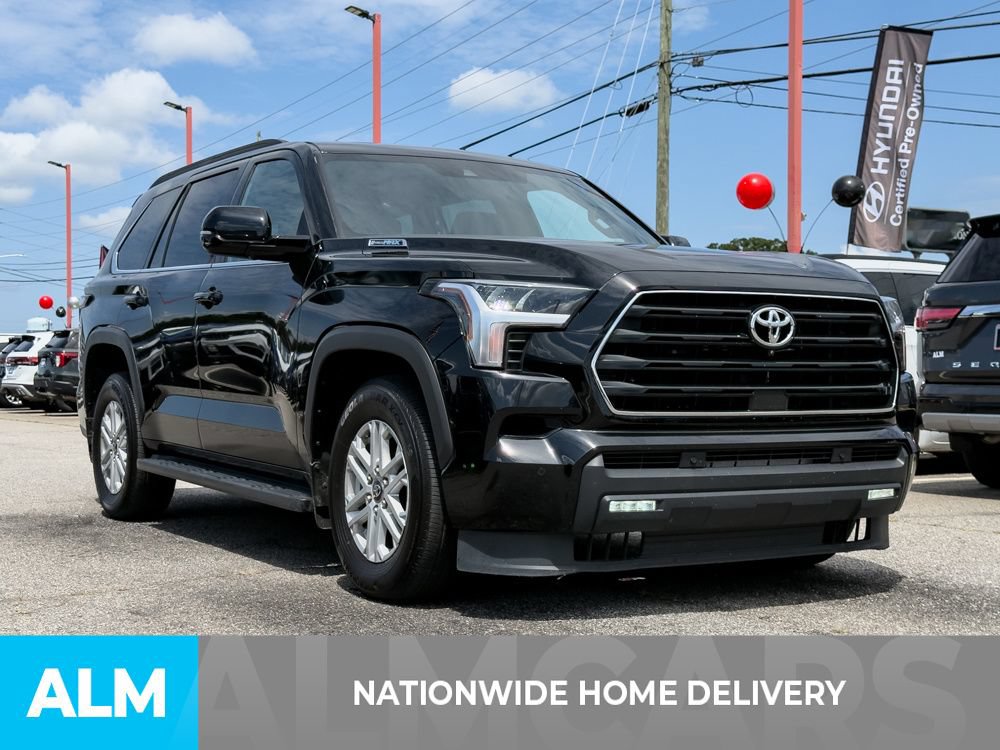 Used 2025 Toyota Sequoia SR5 AWD/4WD image 4