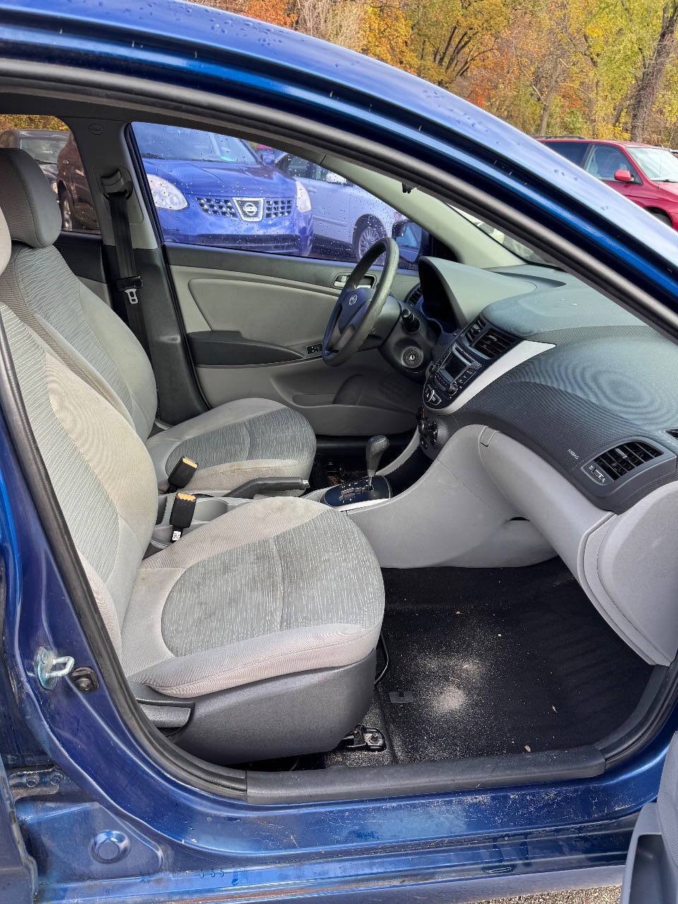 Used 2015 Hyundai Accent GLS FWD image 11