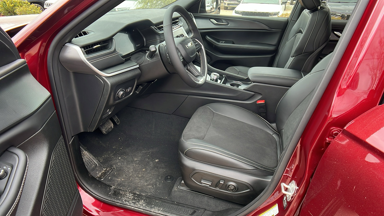 New 2025 Jeep Grand Cherokee L Altitude image 15