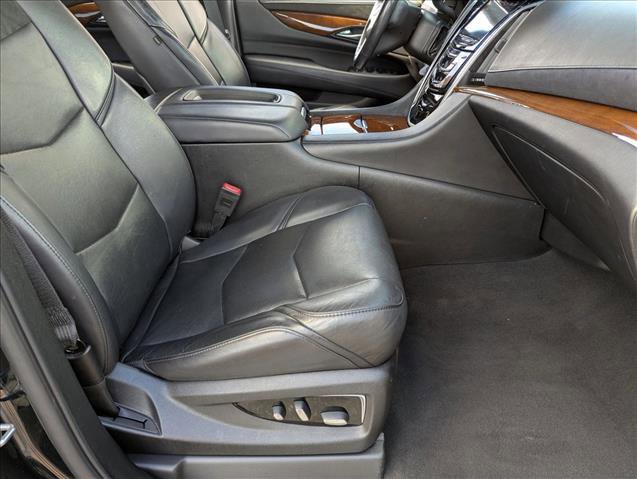 Used 2019 Cadillac Escalade Premium Luxury image 23