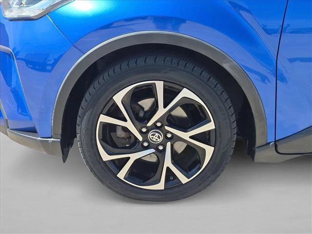 Used 2020 Toyota C-HR XLE FWD image 23