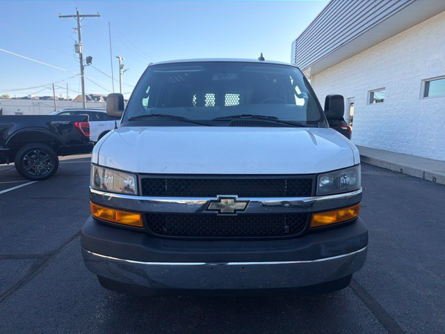 Used 2021 Chevrolet Express 2500 w/ Driver Convenience Package RWD image 3