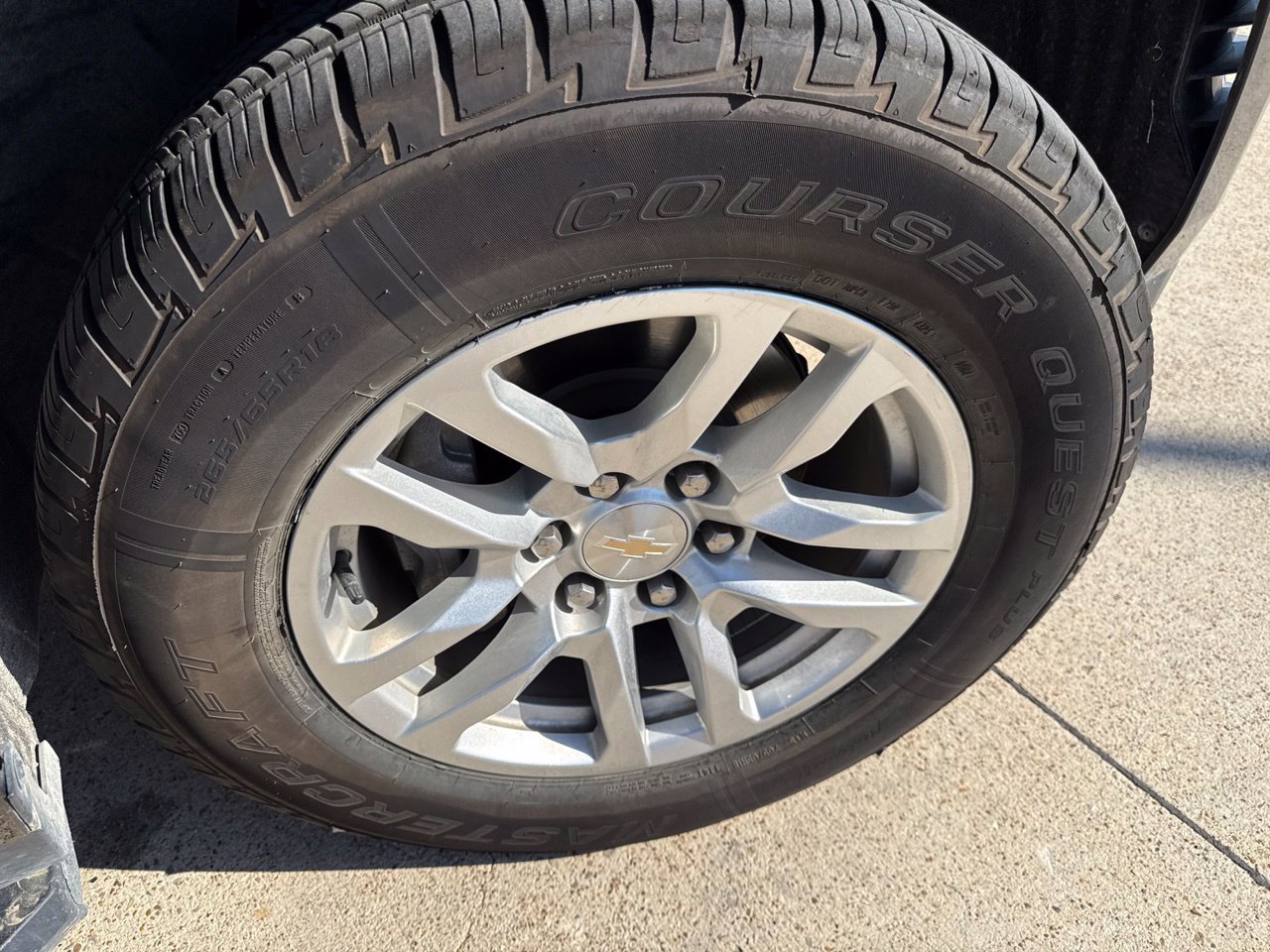 Used 2024 Chevrolet Tahoe LT RWD image 16