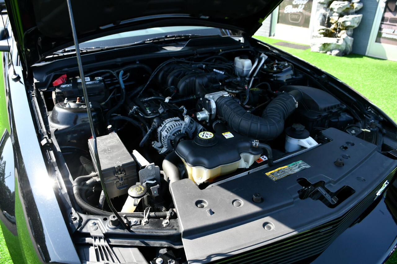 Used 2009 Ford Mustang Convertible image 11