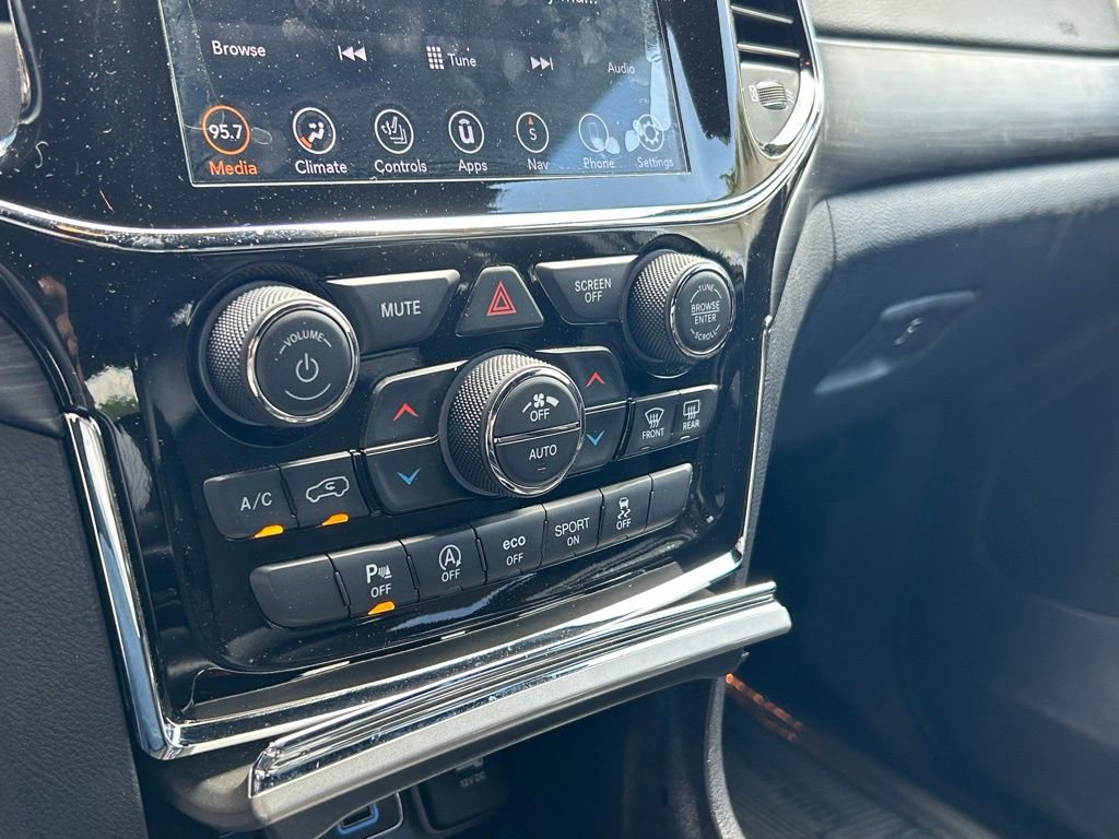 Used 2021 Jeep Grand Cherokee Laredo X RWD image 23