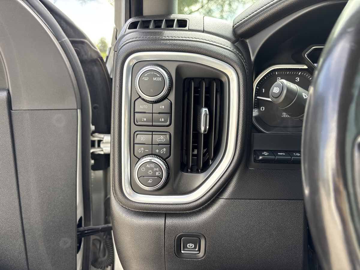 Used 2021 GMC Sierra 2500 Denali w/ Denali Ultimate Package AWD/4WD image 21