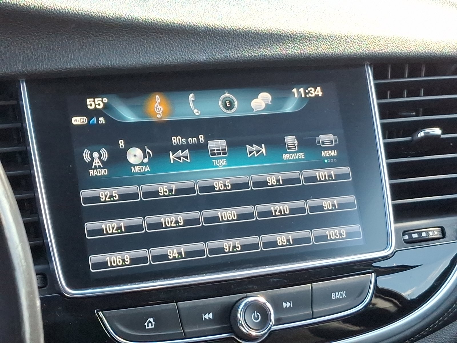 Used 2019 Buick Encore Sport Touring image 16