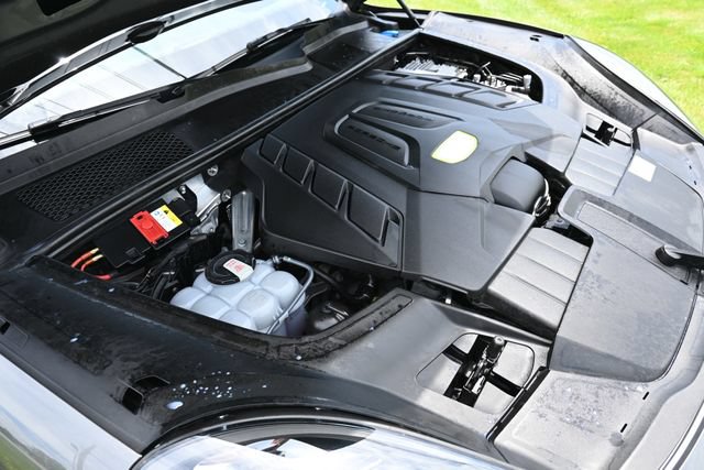 Used 2021 Porsche Cayenne Turbo S AWD/4WD image 14