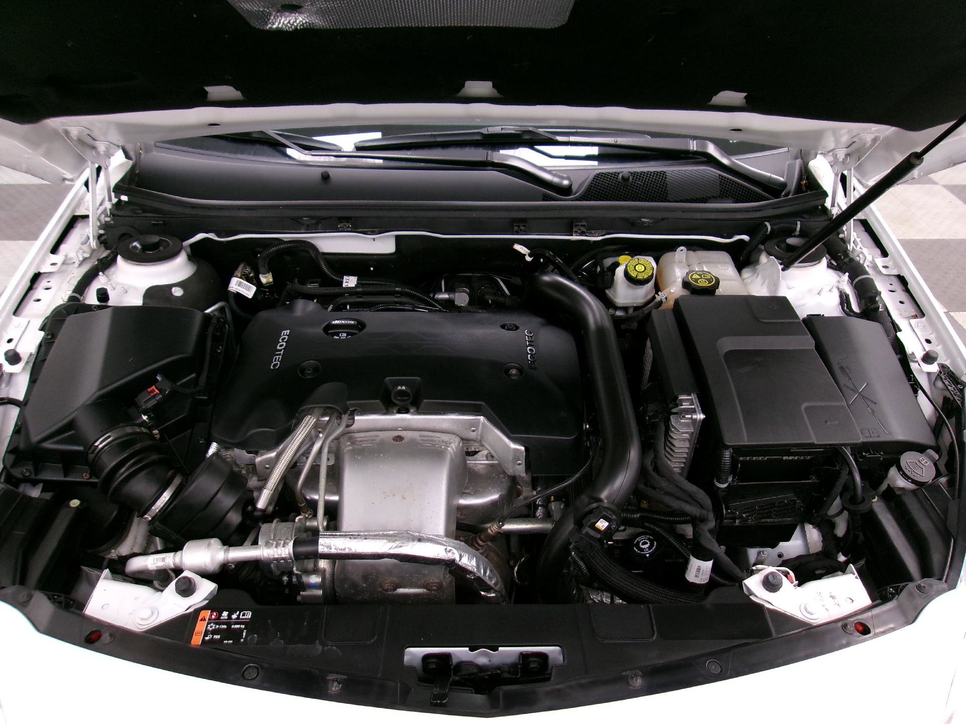 Used 2017 Buick Regal Sport Touring image 17