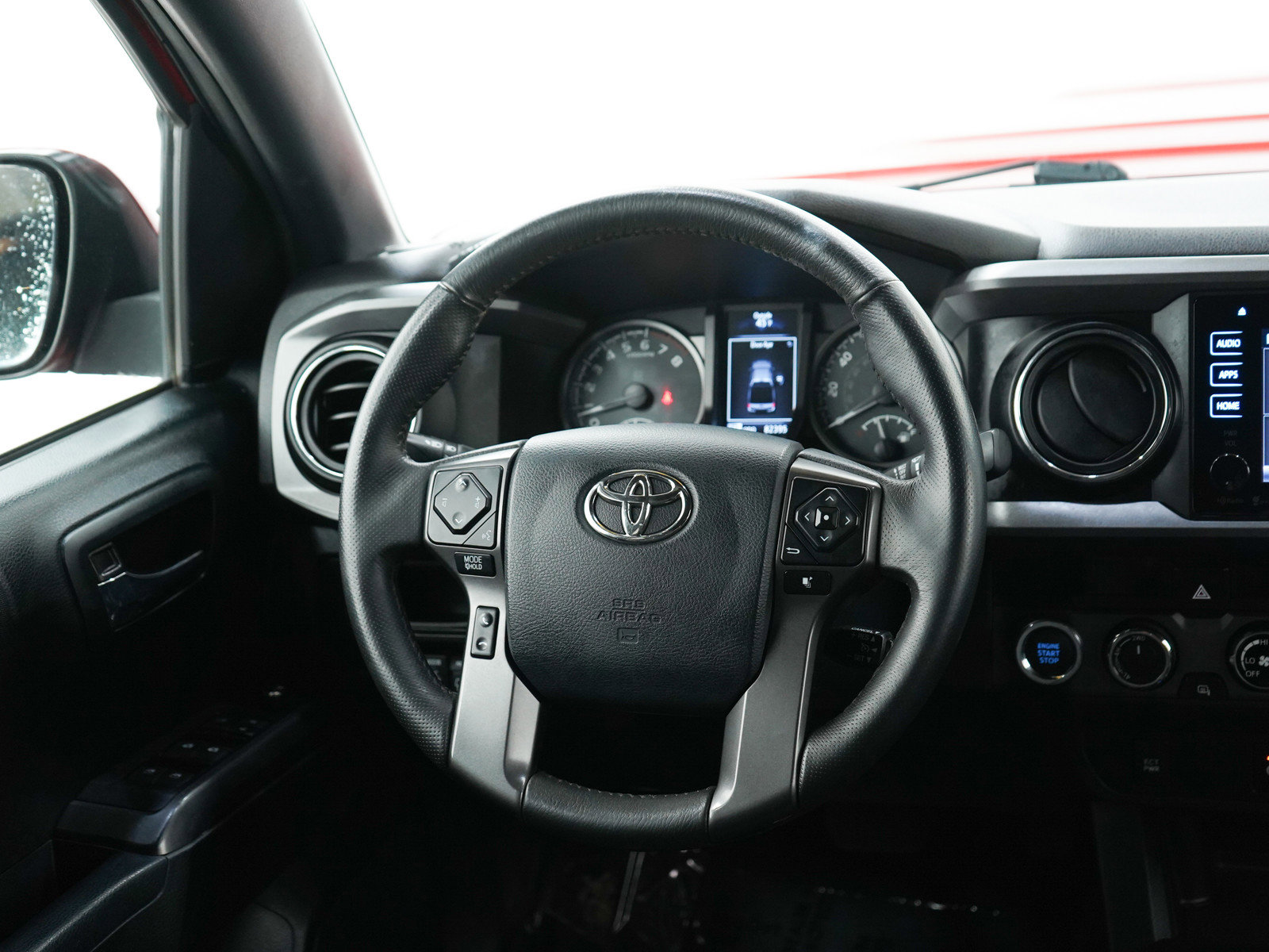 Used 2017 Toyota Tacoma TRD Sport w/ Tow Package (A/T) image 14