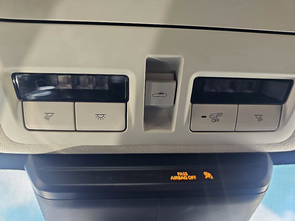 Used 2022 MAZDA CX-30 AWD 2.5 S w/ Premium Package image 29