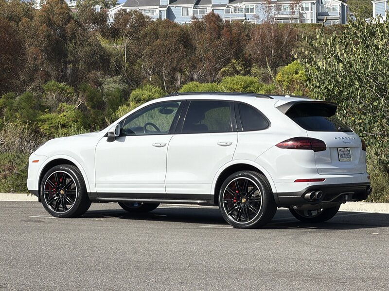 Used 2015 Porsche Cayenne S AWD/4WD image 4