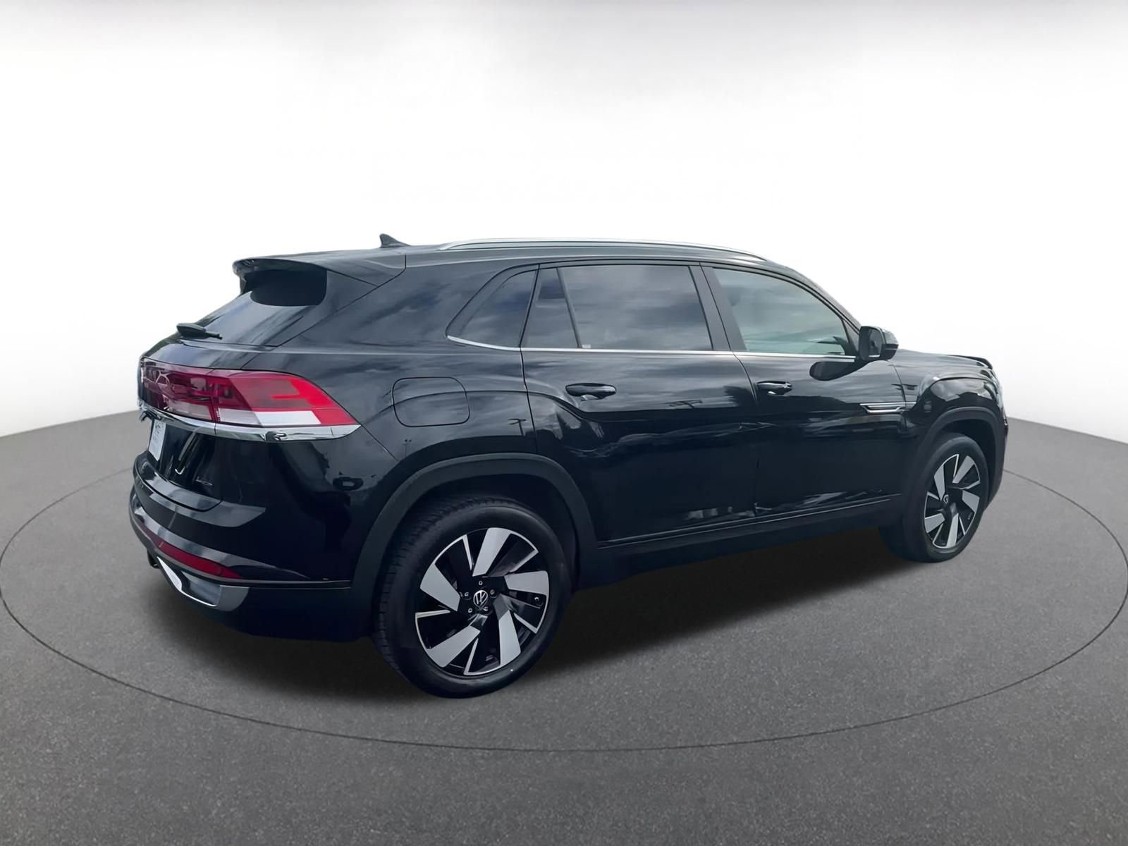 Used 2024 Volkswagen Atlas Cross Sport SE image 15